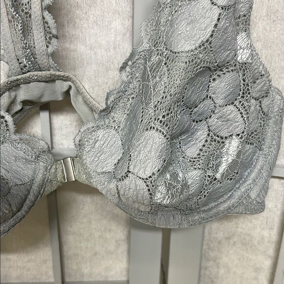 Elegant Gray Lace Bra, 34B. - Picture 3 of 9